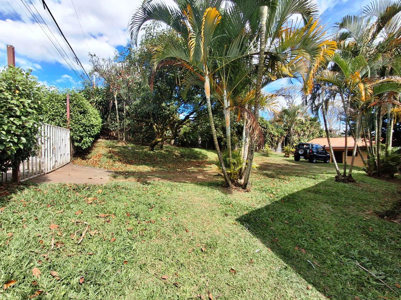 Awesome Property!: 2 Homes...Large Lot...and Views! - Gallery image 4