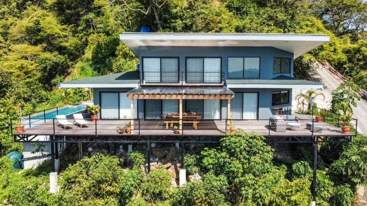 Cuantum: Customizable Lot-and-Home Package Near Playa Pájaros