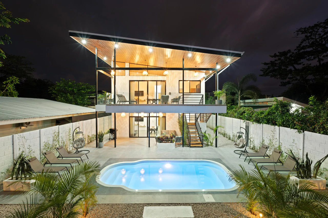 Sámara Serenity - In Town Income Generating Duplex: Near the Coast 1/2 Duplex For Sale in Playa Samara - Gallery image 2