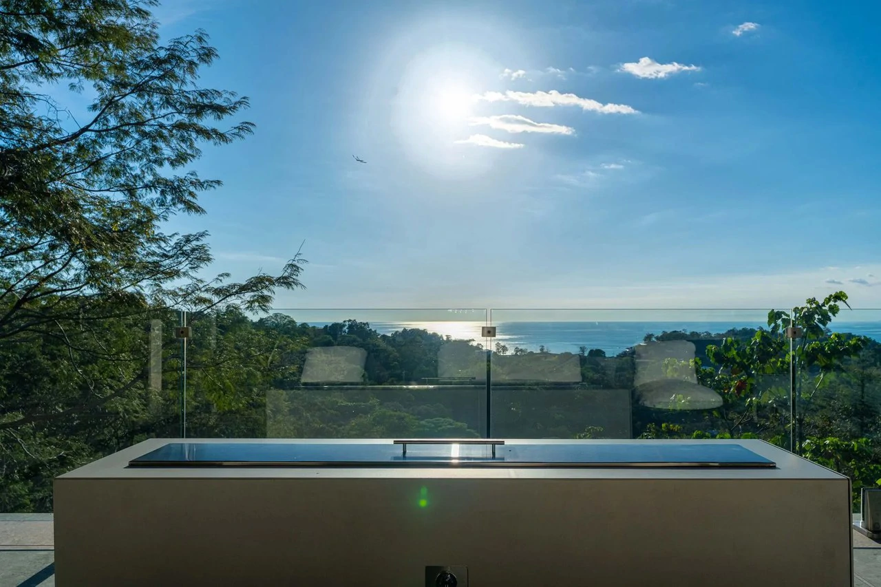 Casa Moon Diablo: Iconic Ocean View Luxury Estate with Infinity Pool, Rooftop Patio, Gym & Sauna in Manuel Antonio - Gallery image 71