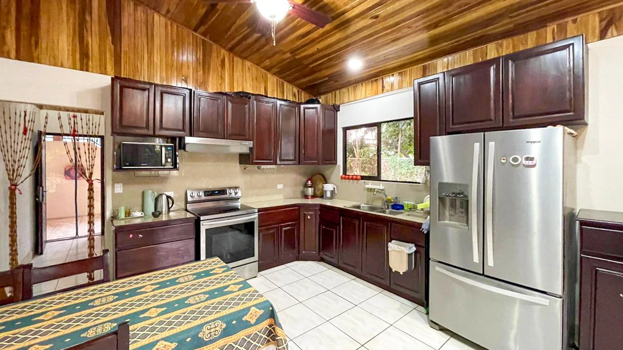 Discover Your New Home in Atenas, Costa Rica: The Best Climate in the World and a Strategic Location - Furnished - Gallery image 3