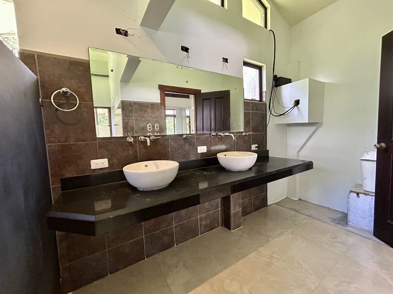 Fixer-Upper Home with an studio Office in Palmar Norte on a 7.58 Acres Property - Gallery image 39