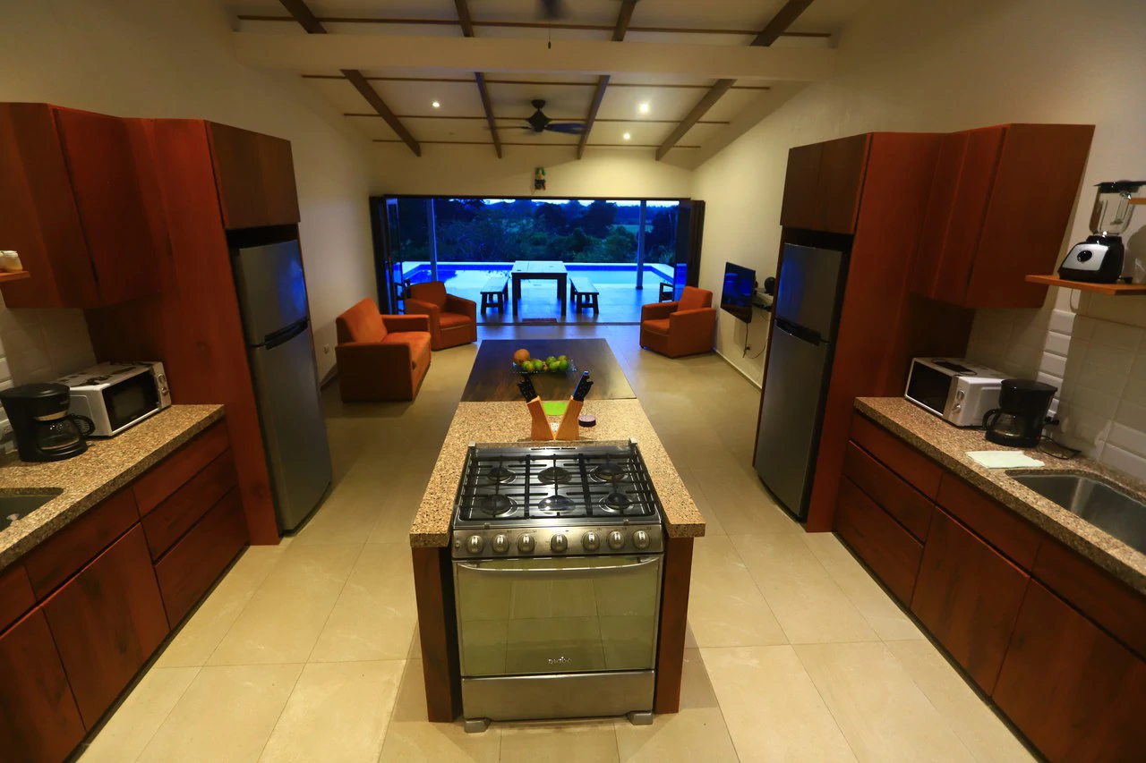 Costa de Oro Beach House: 2 Bed Home With Pool & Partial Ocean View - Gallery image 7