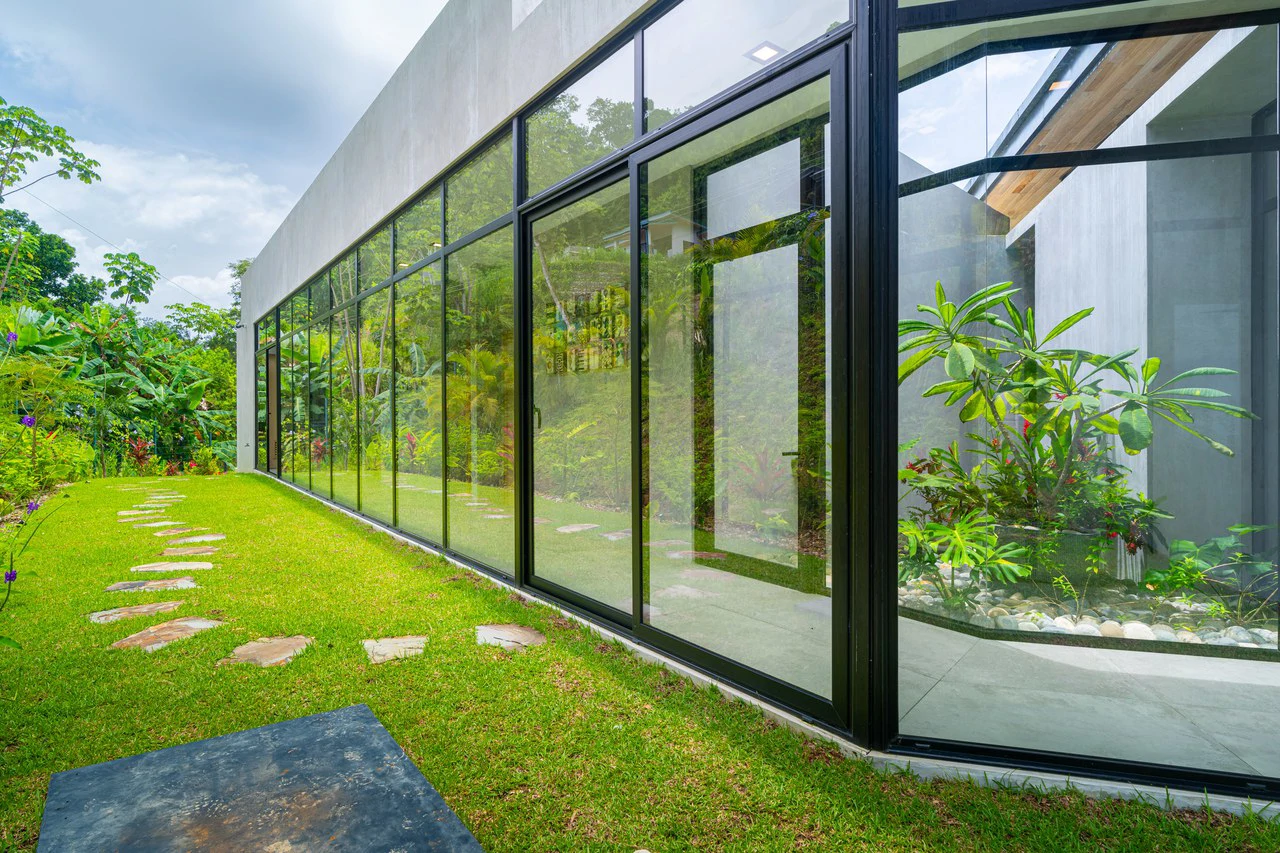 Casa La Artista: Sleek Modern Retreat with Ocean & Mountain Views in Ojochal - Gallery image 29