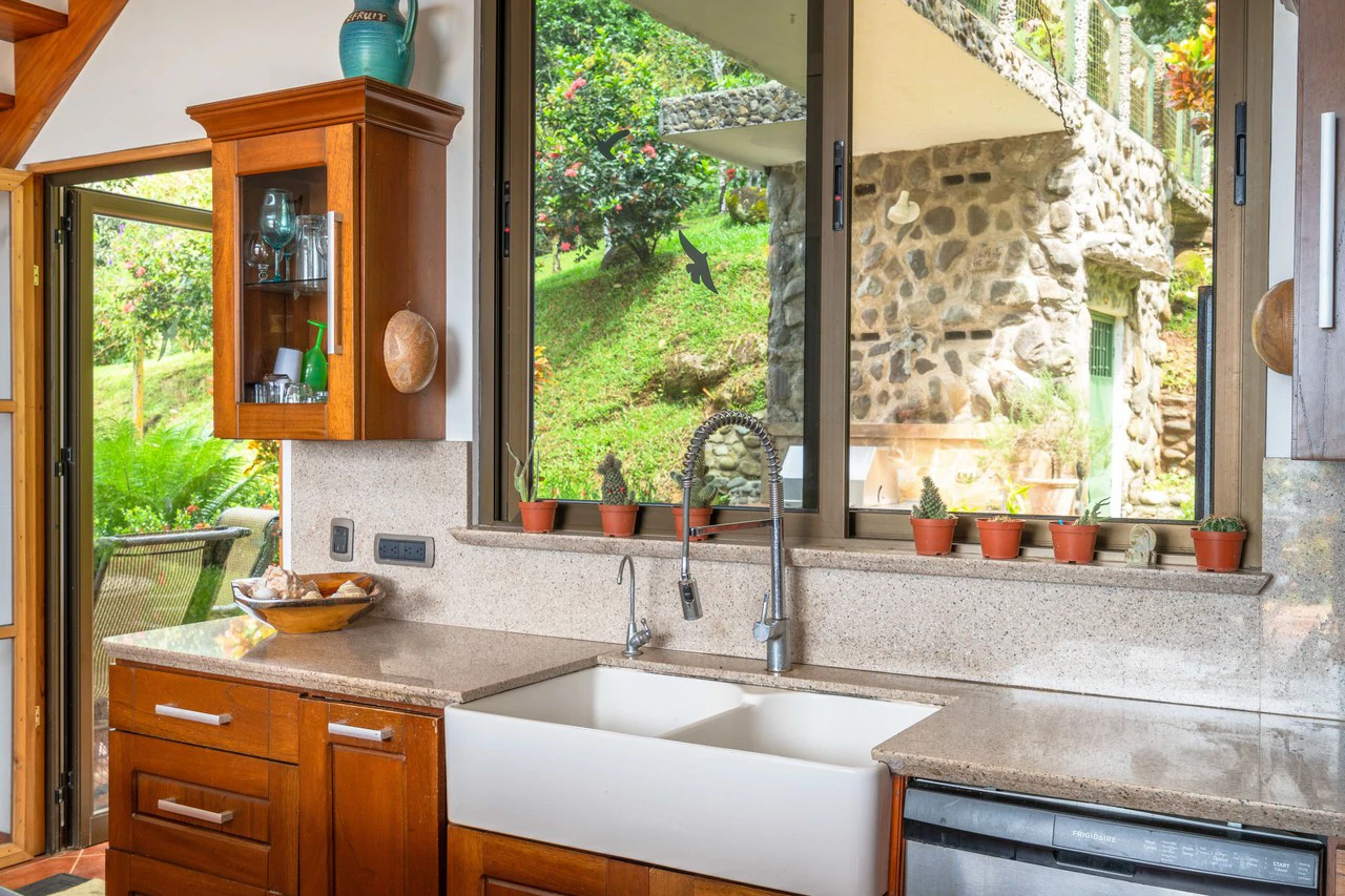 Mountain House For Sale in Savegre - Gallery image 16
