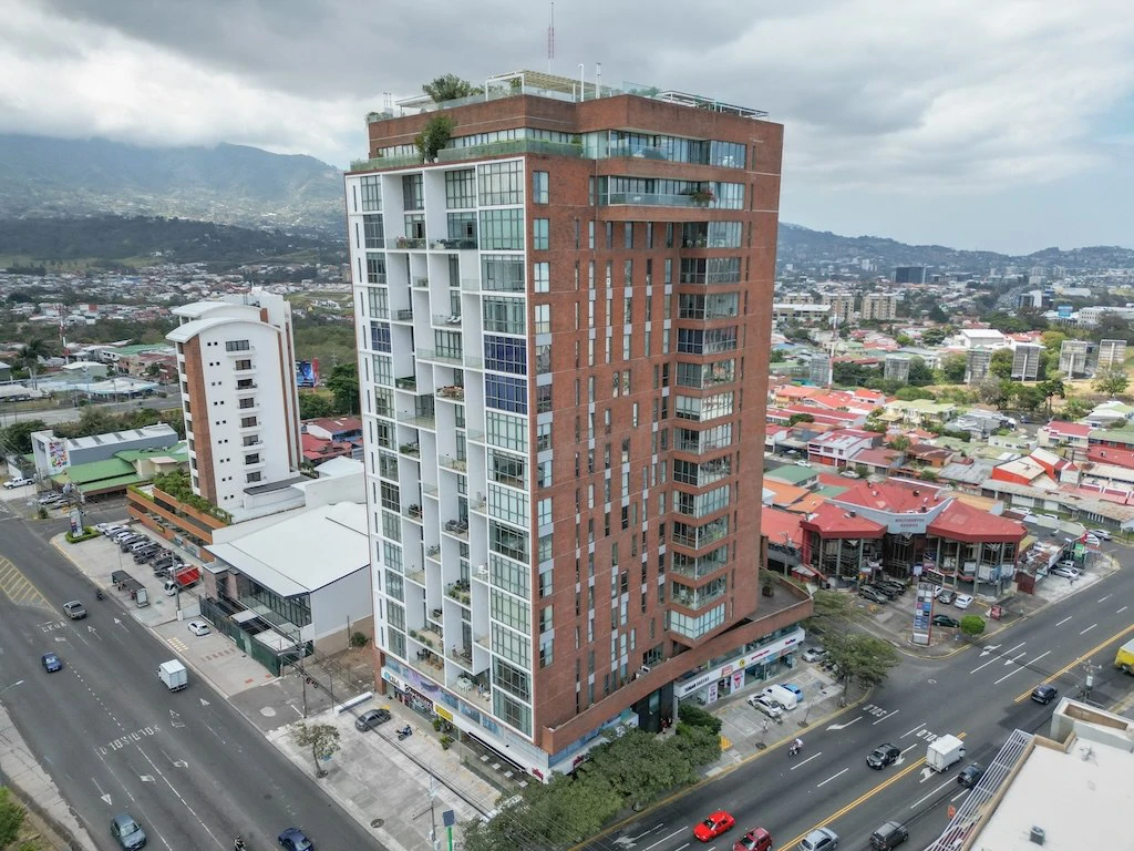 Apartamento de 4 Habitaciones en Metropolitan Tower: Apartment For Sale in La Sabana - Gallery image 2