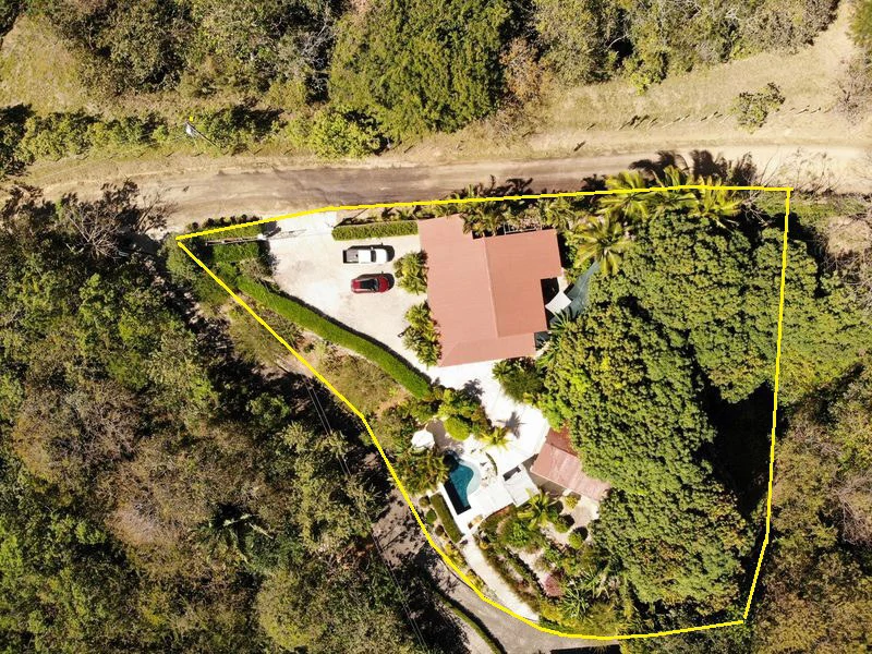 Casa Bella Montana: Charming Mountain View Home - a Slice of Paradise with Spectacular Mountain Views, New Custom Salt Water Designer Pool, and Detached 2 Car Garage with Workshop - Gallery image 3