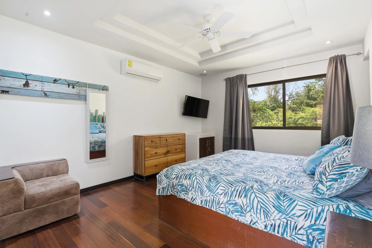 Casa Plumeria: Tropical 4-Bedroom Retreat with Pool Just Steps to Potrero Beach - Gallery image 15