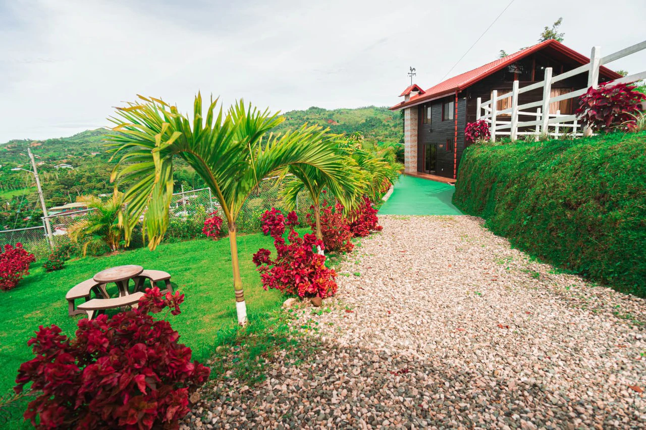 Two-Story Cozy Cabin in Agua Buena, San Vito - Gallery image 4