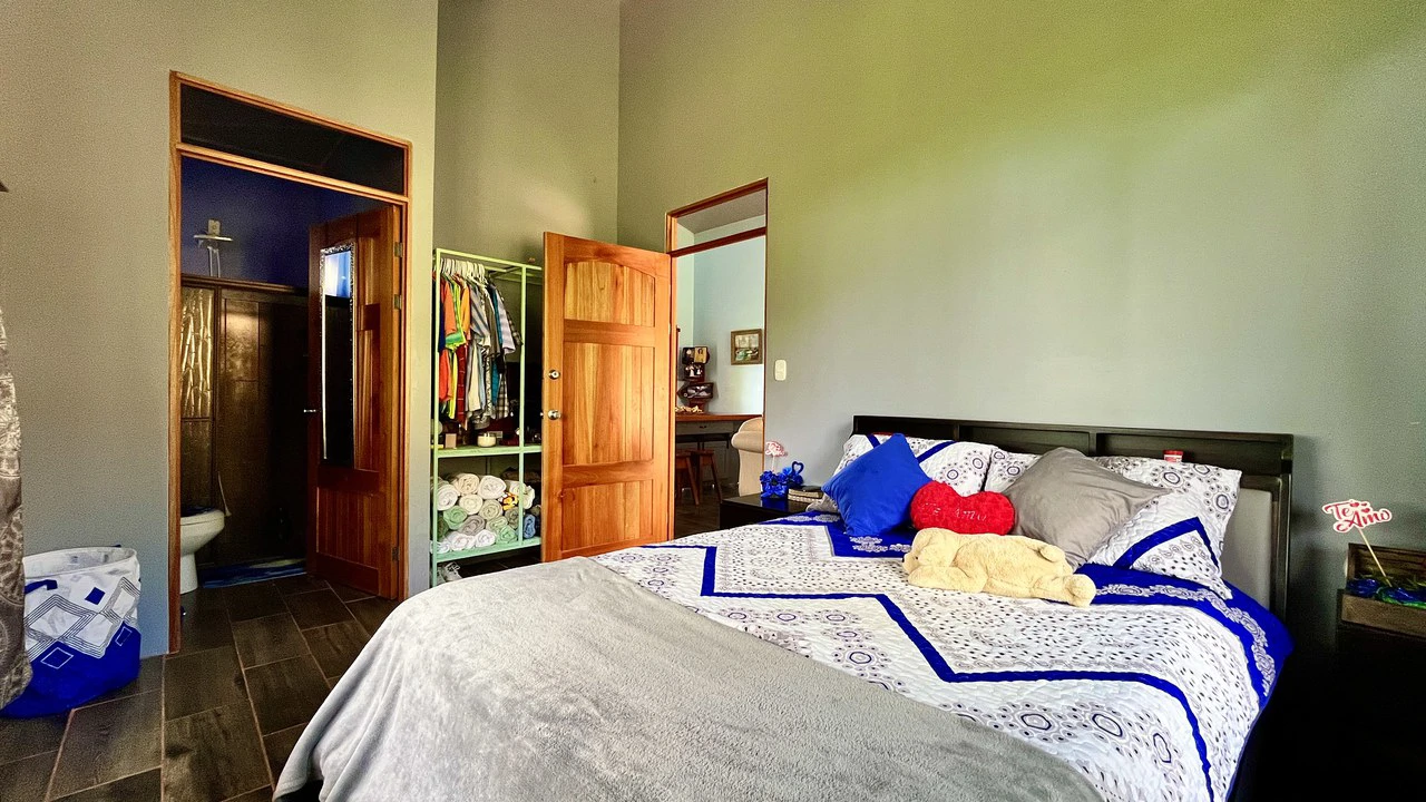 Mountain and Countryside House For Sale in Daniel Flores - Gallery image 17