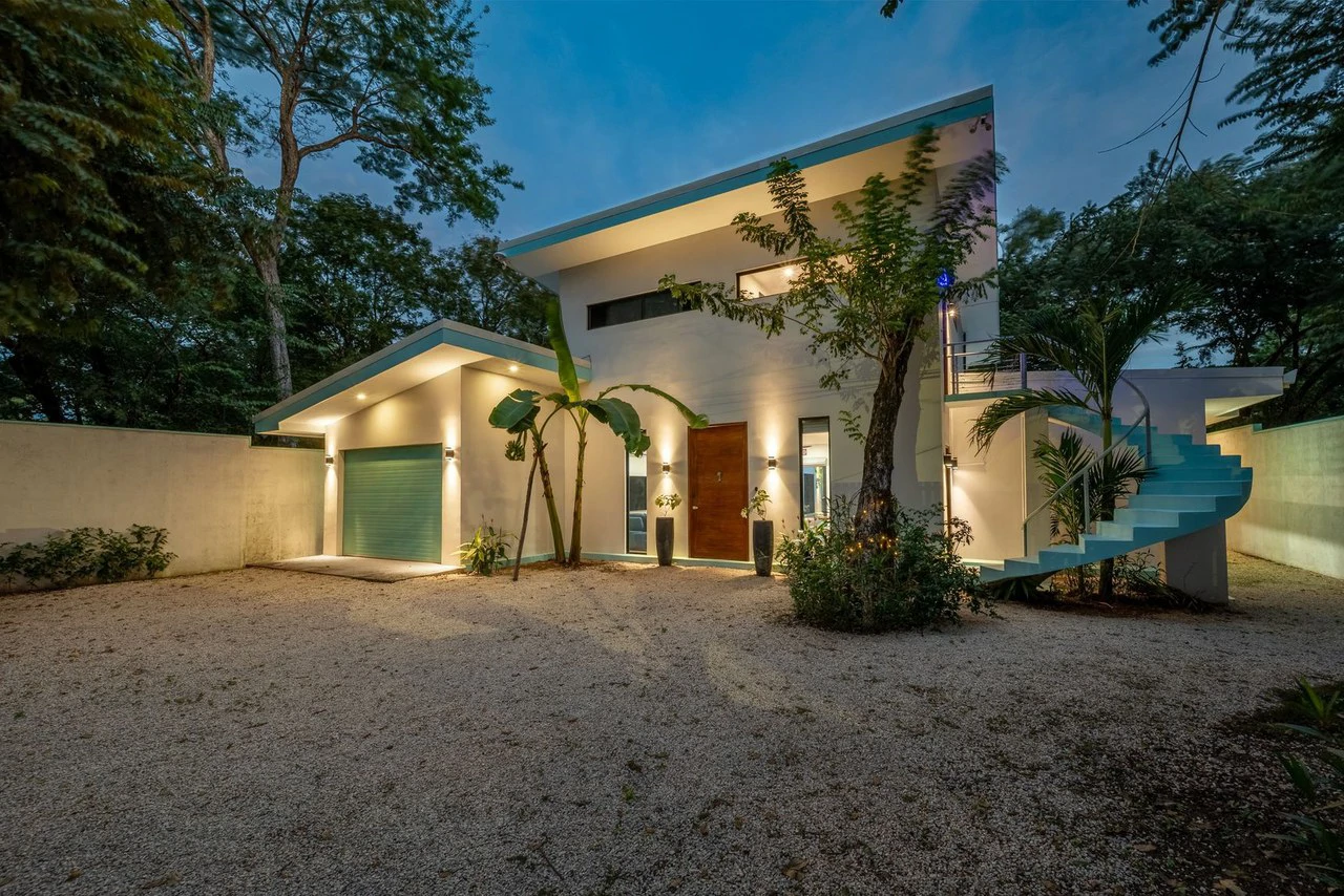 Casa Loto Azul: Exceptional Residence in Palm Beach Estates — Walk to Beach & Dining - Gallery image 7