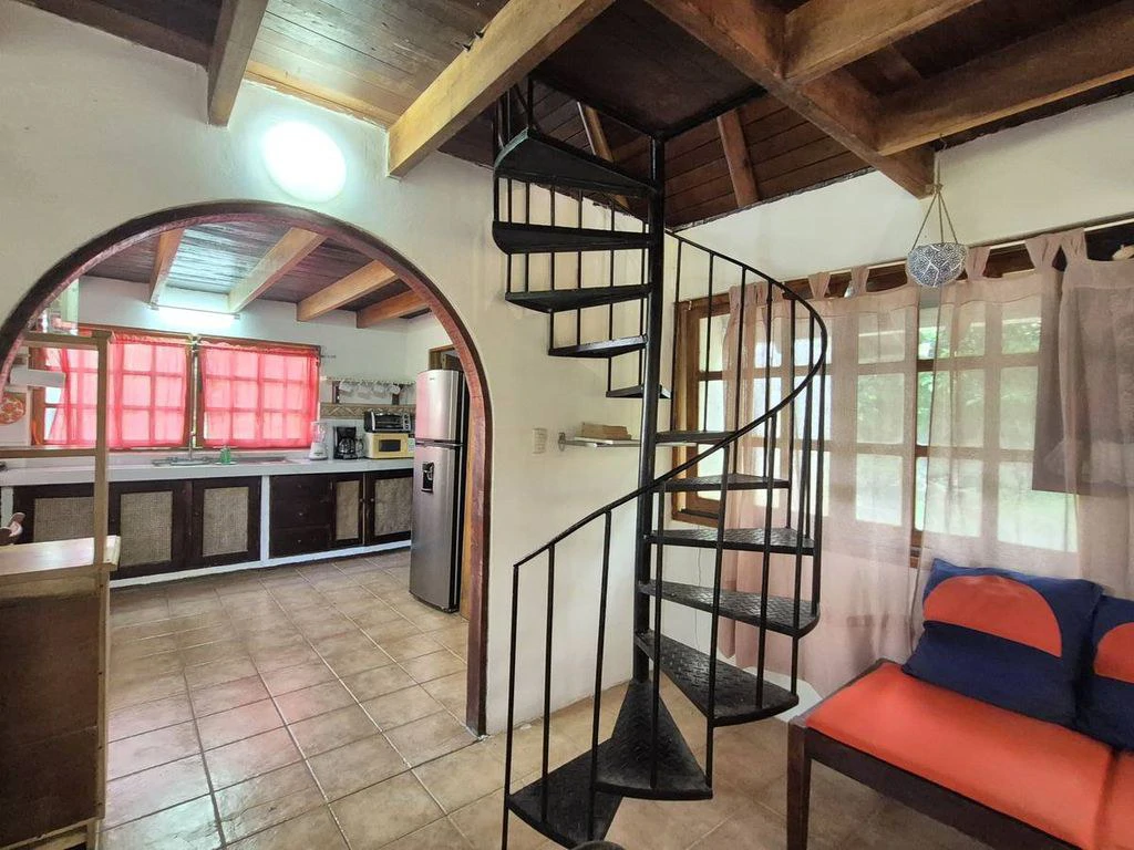 Casa Verde Norouz: Renovated 2-Bedroom Home with Independent Guest Cottage Just 3 Minutes from Sámara - Gallery image 32