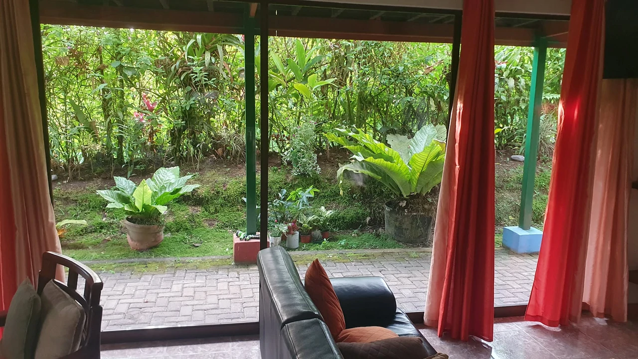 2 Bedroom home with lake and volcano view - photo 10