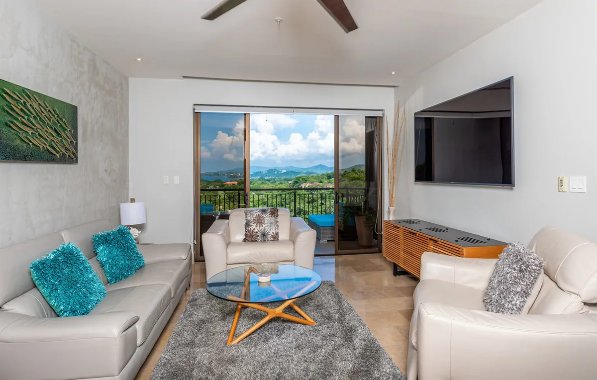 Roble Sabana #301: Ocean-View Condo in Reserva Conchal