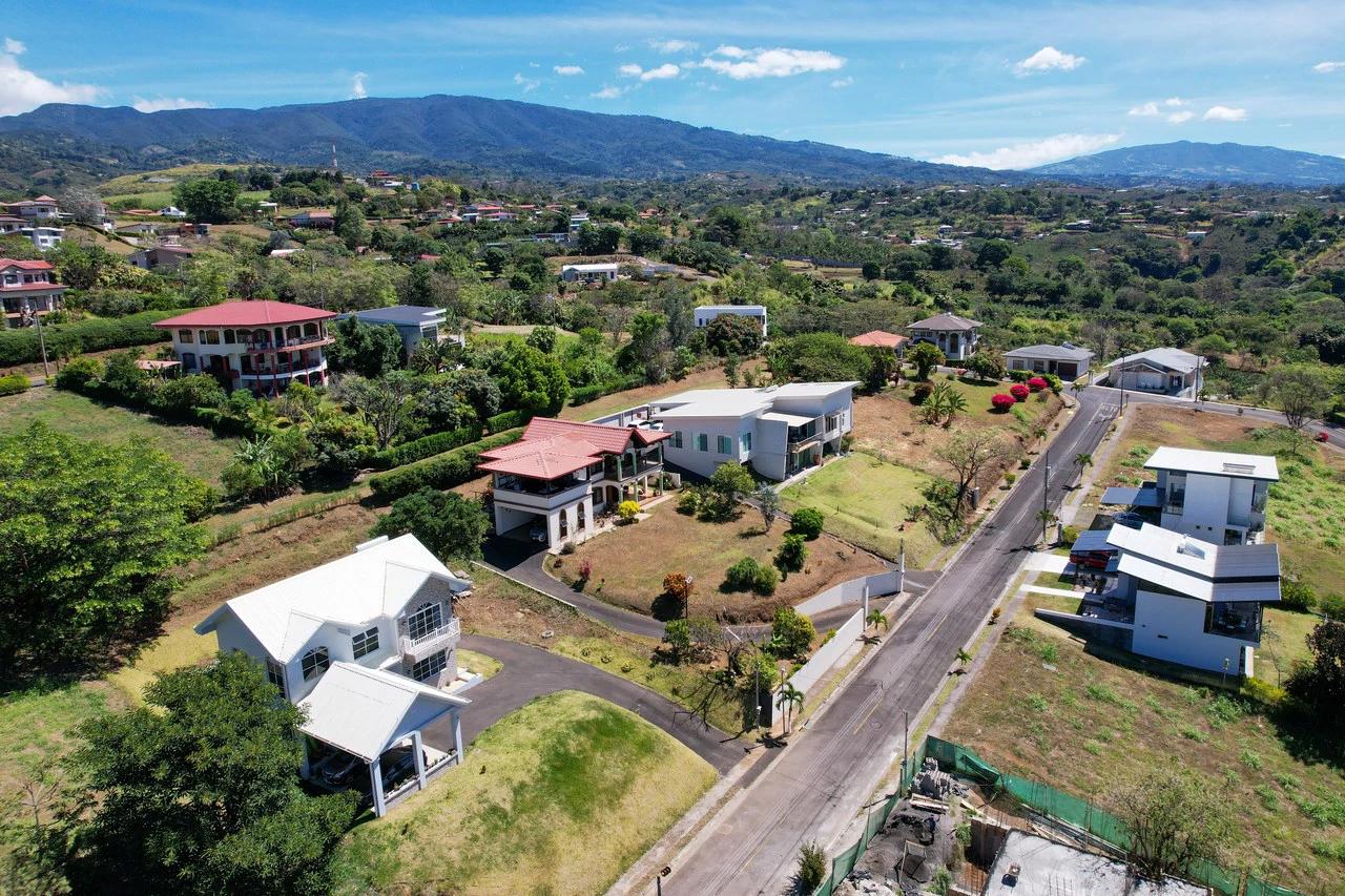 Spacious Home in Condominio El Roble – Cozy Spaces and Stunning Views - Gallery image 4