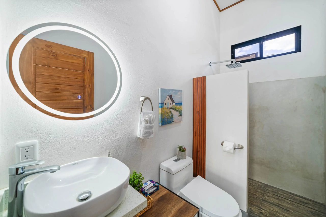 Villa Nanku: Tropical Playa Negra Home with Guest House & Pool - Gallery image 26