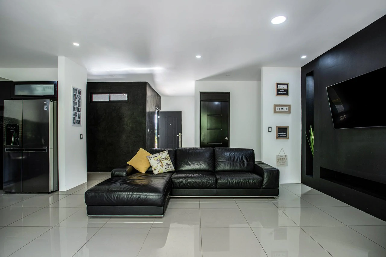Modern Single-Level Home with Terrace and Garden in Hacienda Natura - Gallery image 2