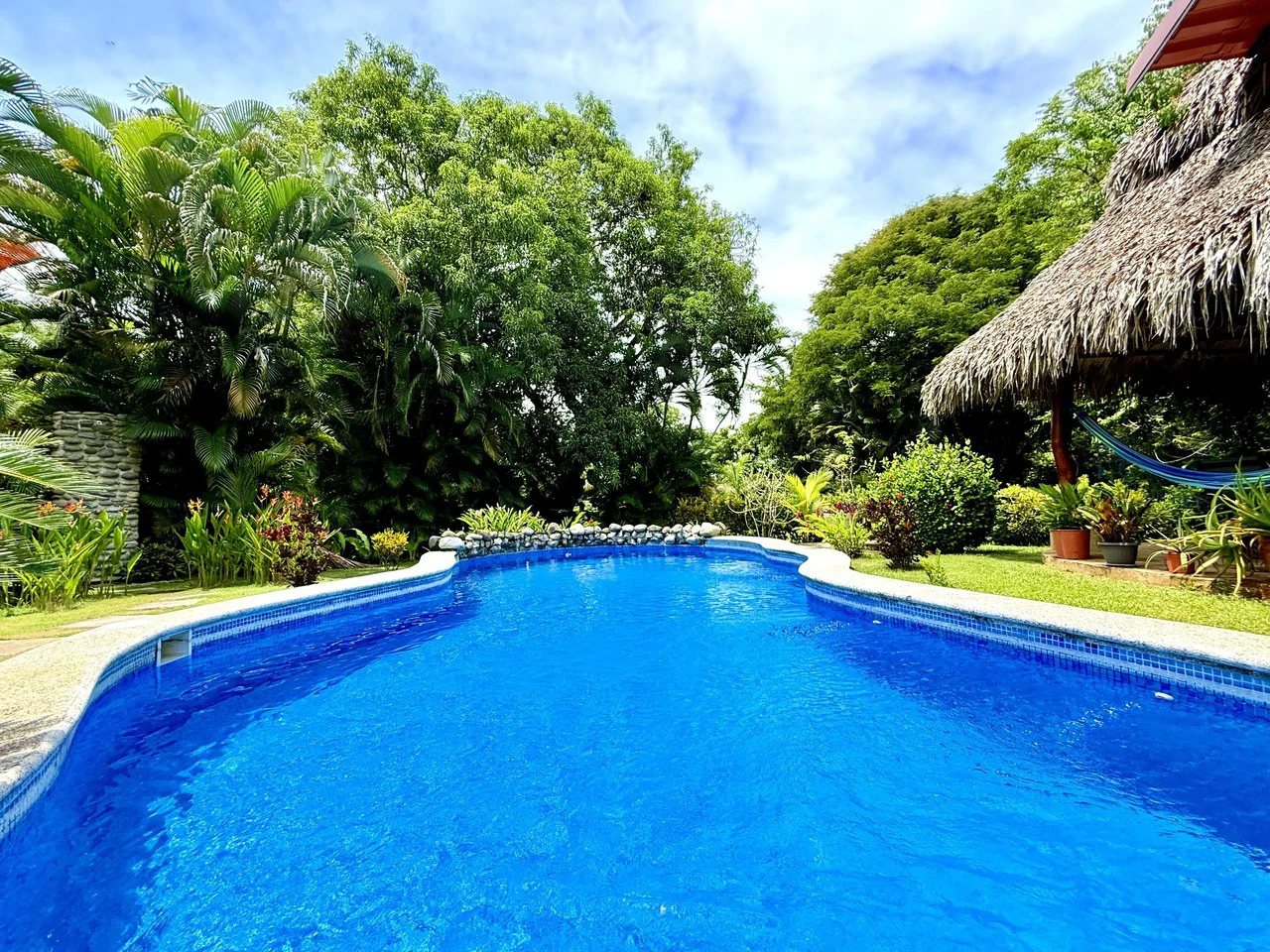 Tropical Villa 519: $629,950 USD Gated Los Delfines Golf & Country Club Beachfront Village. 5 min walk to Swimming beach in Bahia Ballena on the Southern Nicoya Penisula - Gallery image 5