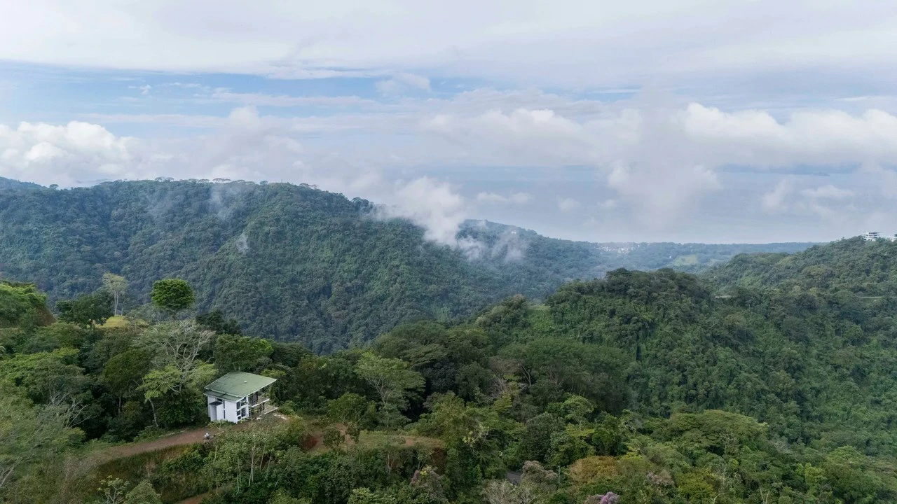 Luxury Modern Home on the hills above Tarcoles: Panoramic Ocean & Mountain Views - Gallery image 27