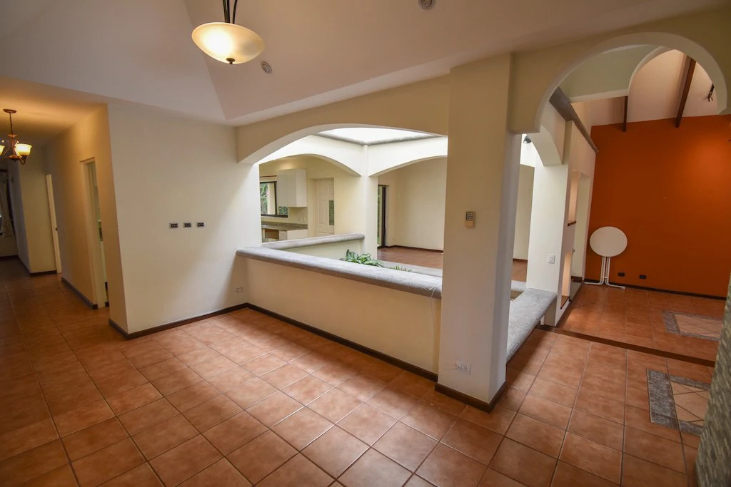 House For Sale in Pozos - Gallery image 7