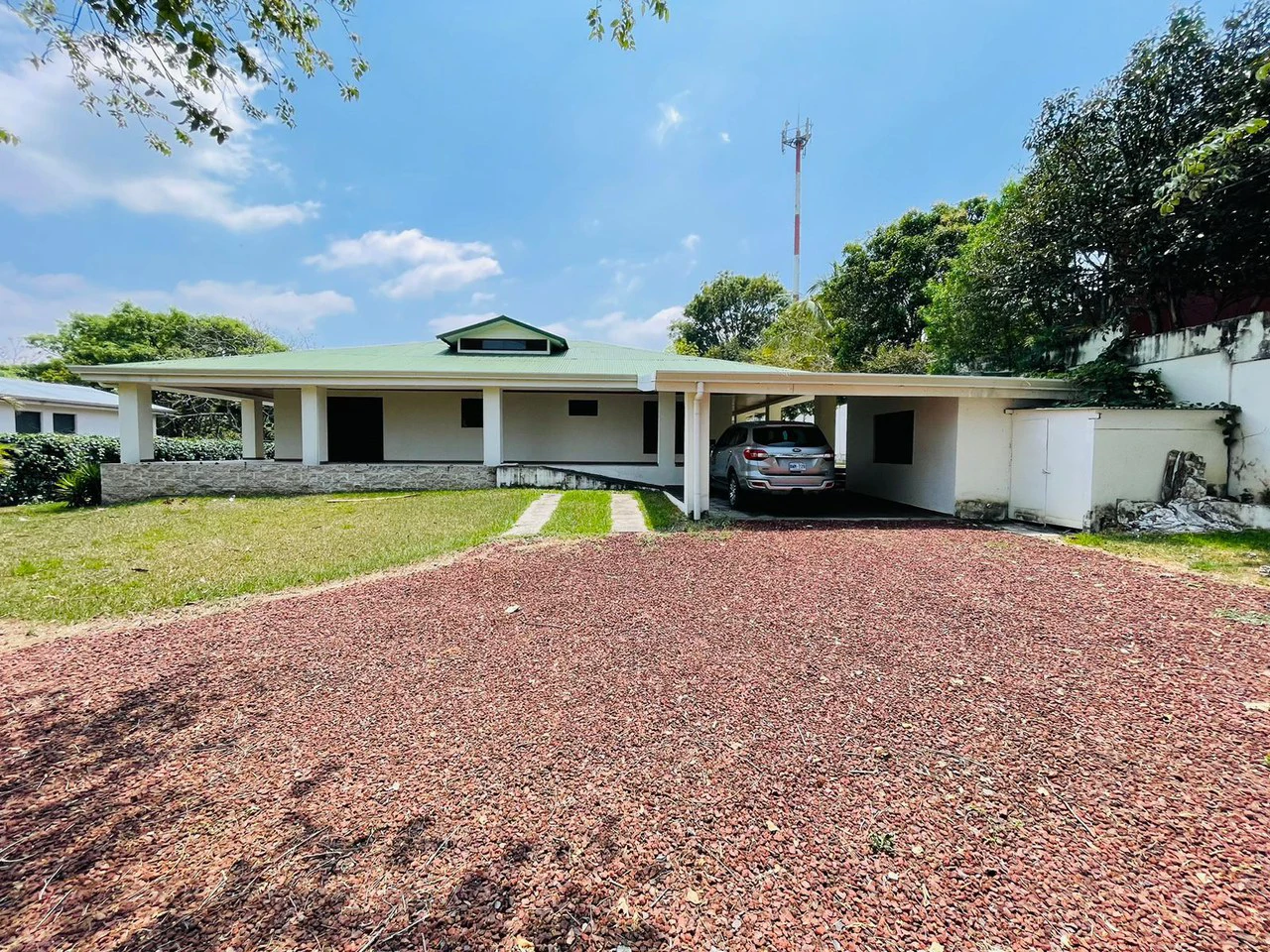 One story house for sale in Rodeo San Jose Mora Ciudad Colon Costa Rica