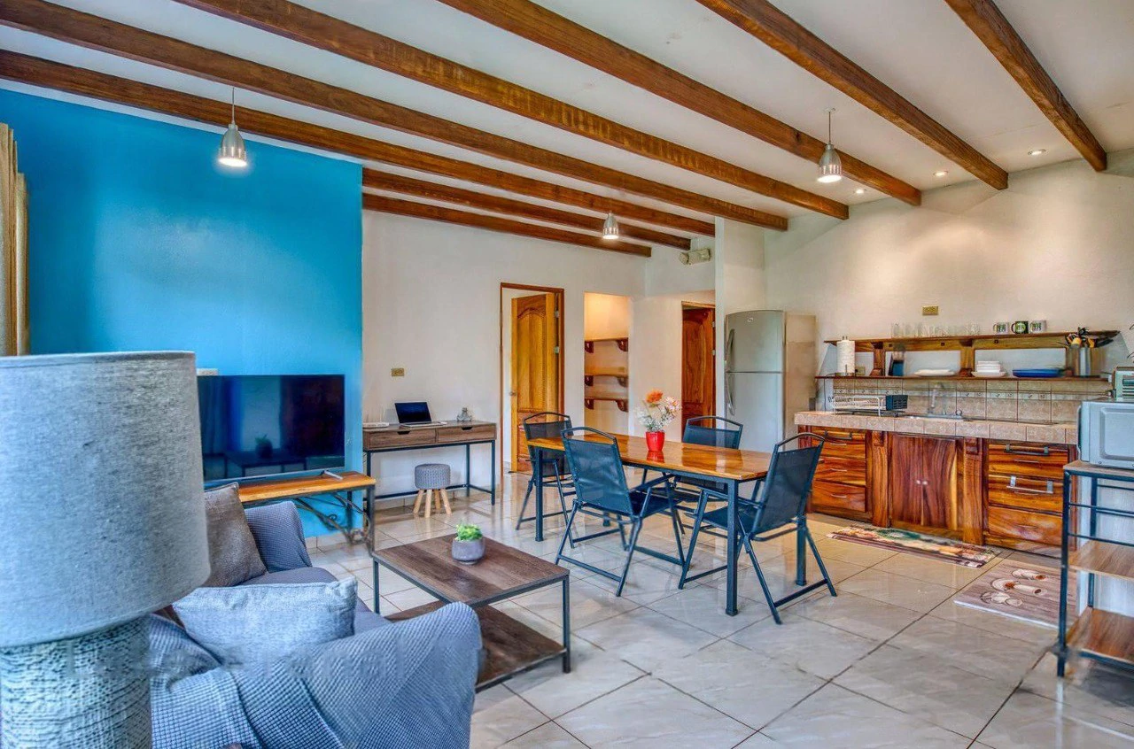 Ideal B & B Property: 3 separate Buildings. Lake & Volcano View. Owner financing available. - Gallery image 15
