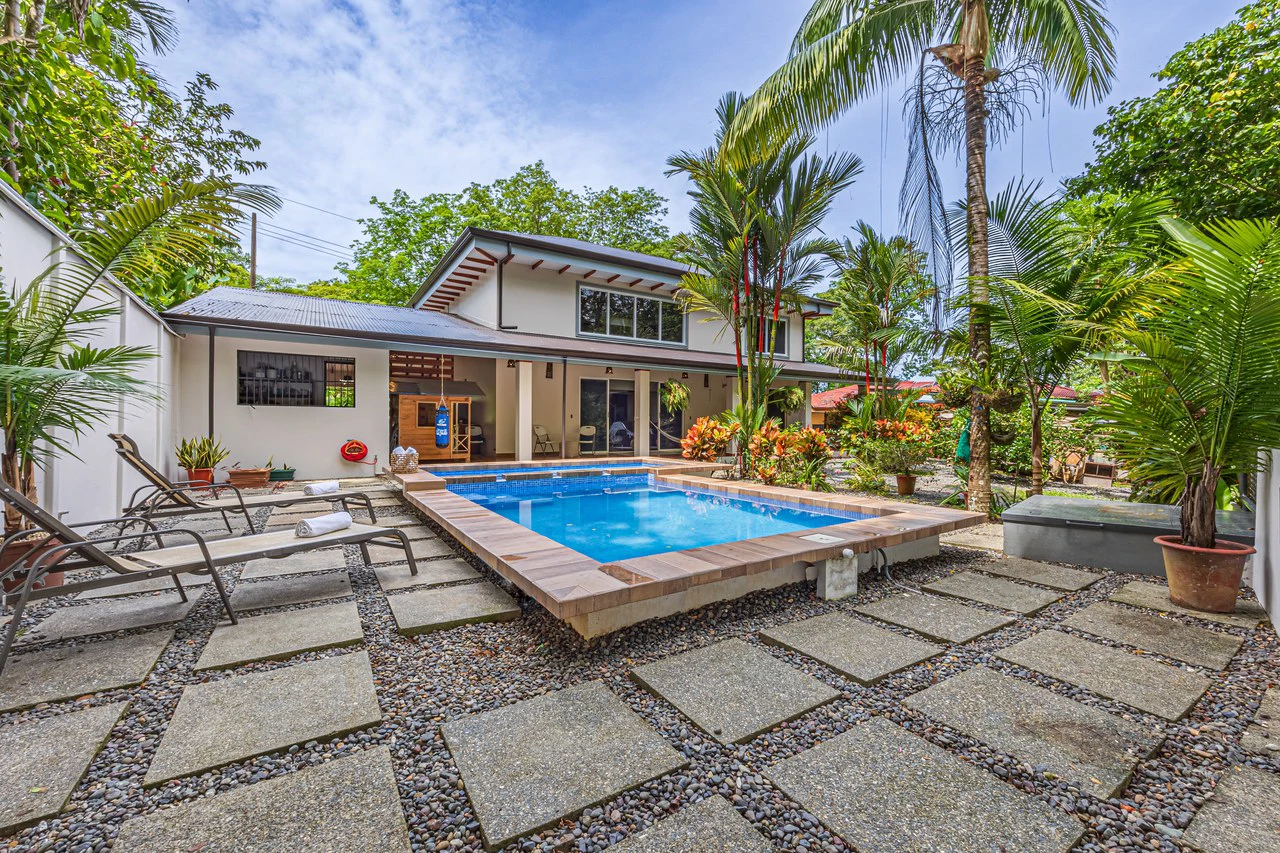 Happy Daze in Uvita: Commercial Building Opportunity in the Heart of Uvita. On Creek with Beautiful Jungle View - Gallery image 16