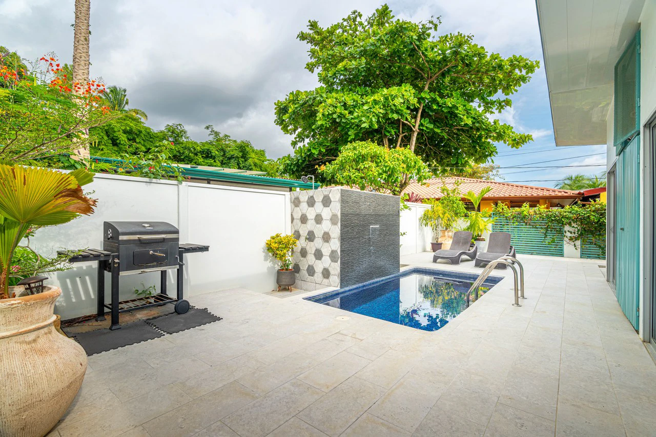 3 Bed Main Home with Two Rental Villas, Walk to Beach in Uvita! Fantastic Location! - Gallery image 32