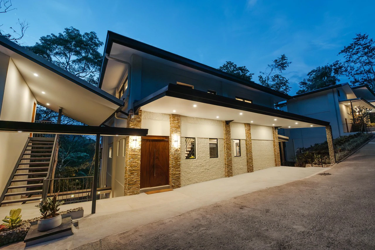 Grand luxury 9 bedroom, 9.5 bath Rainforest & Mountain View Estate near Marina Pez Vela - Gallery image 5