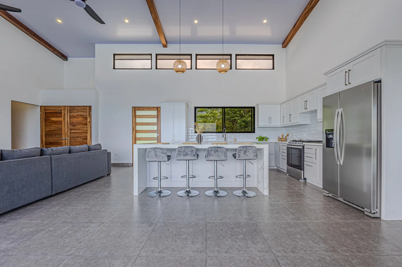 CHONTALES NEW VILLA WITH PANORAMIC OCEAN AND MOUNTAINS VIEWS: Mountain Villa For Sale in Ojochal - Gallery image 4