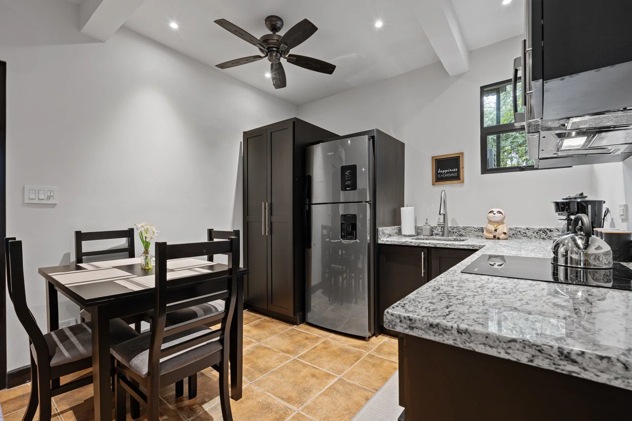 Laughing Gecko Suites: Beach Suites / Boutique Hotel For  Sale - Gallery image 5