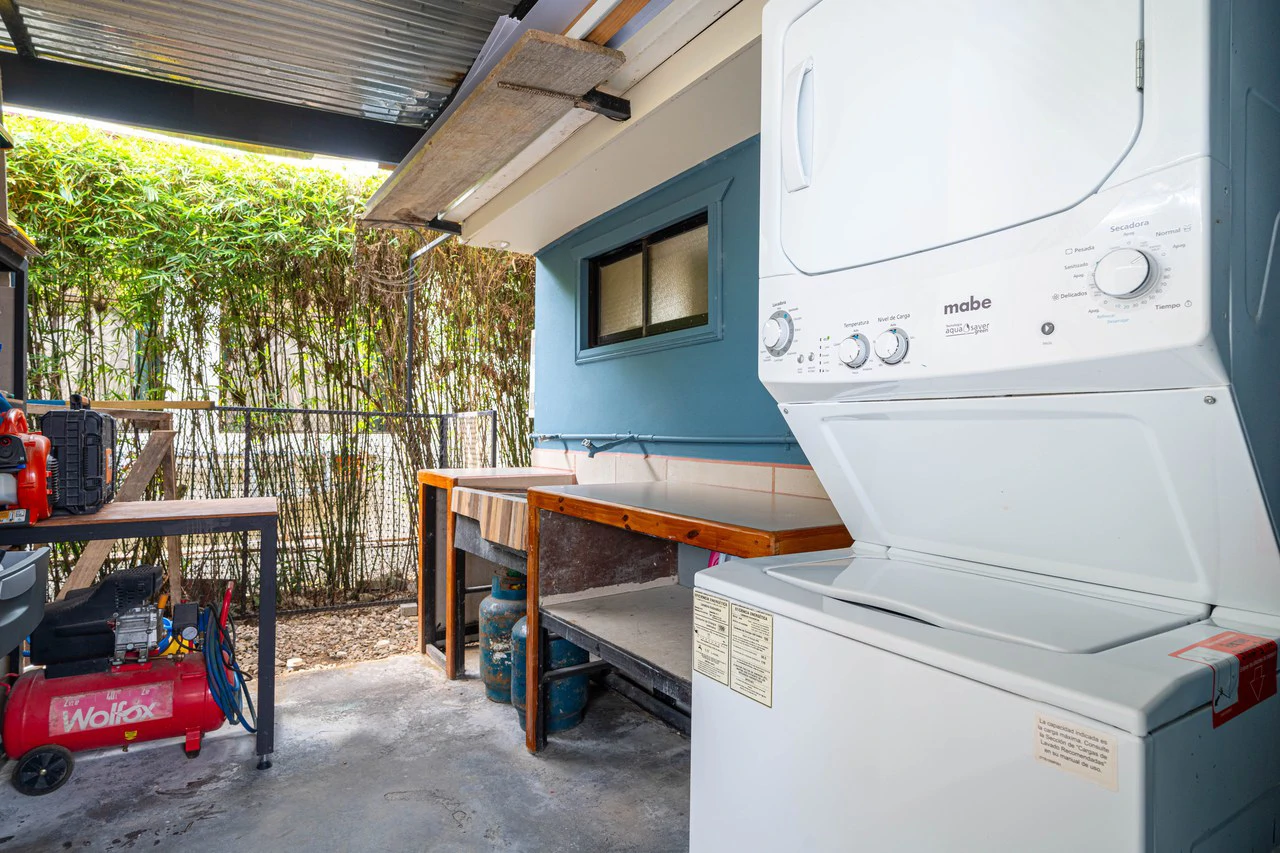 3 Bed Main Home with Two Rental Villas, Walk to Beach in Uvita! Fantastic Location! - Gallery image 30