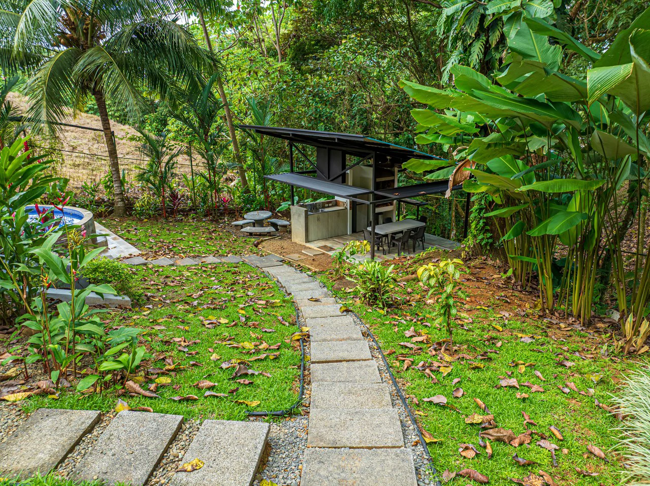 3 bedrooms, 2.5 bathrooms Villa Steps from Uvita, beautiful Beaches, Waterfalls, Restaurants and Tourist Attractions. - Gallery image 14