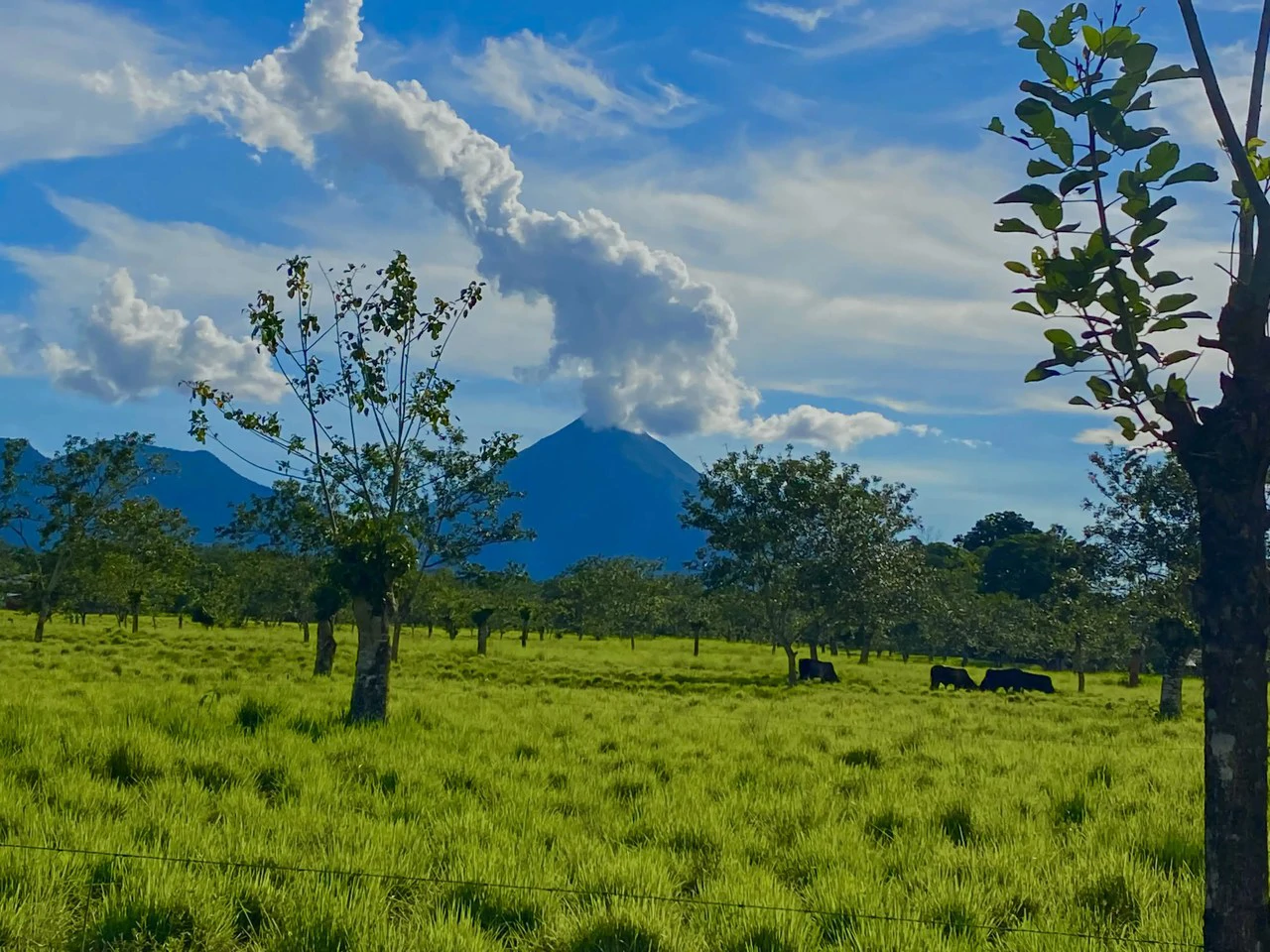 Mountain Home Construction Site For Sale in La Fortuna