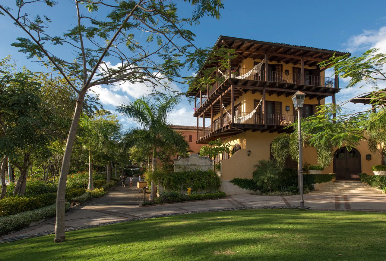7 Calle La Ronda: Elegant 3-Story Ocean View Hillside Home in Las Catalinas - Gallery image 47