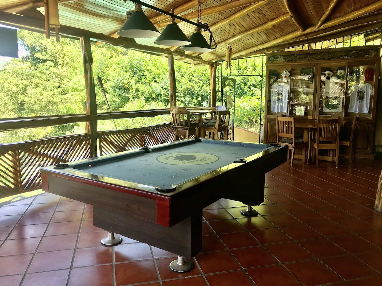 Howlers Bar n Grill: Well Established Bar and Restaurant For Sale in front of Lake Arenal. - Gallery image 5