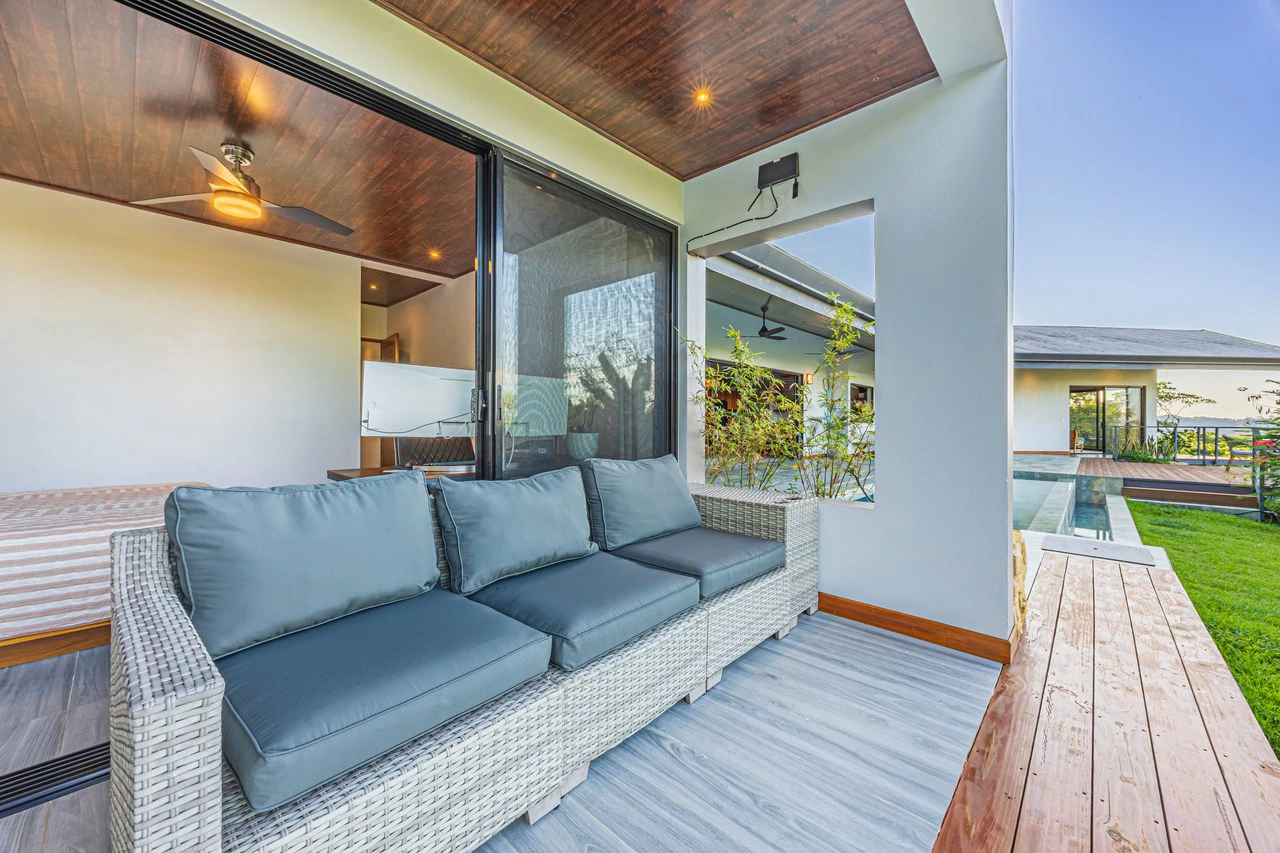 Beautiful Ocean View Casa Espiritu de la Jungla in Ojochal. Excepting Bitcoin!: Mountain House For Sale in Ojochal - Gallery image 5