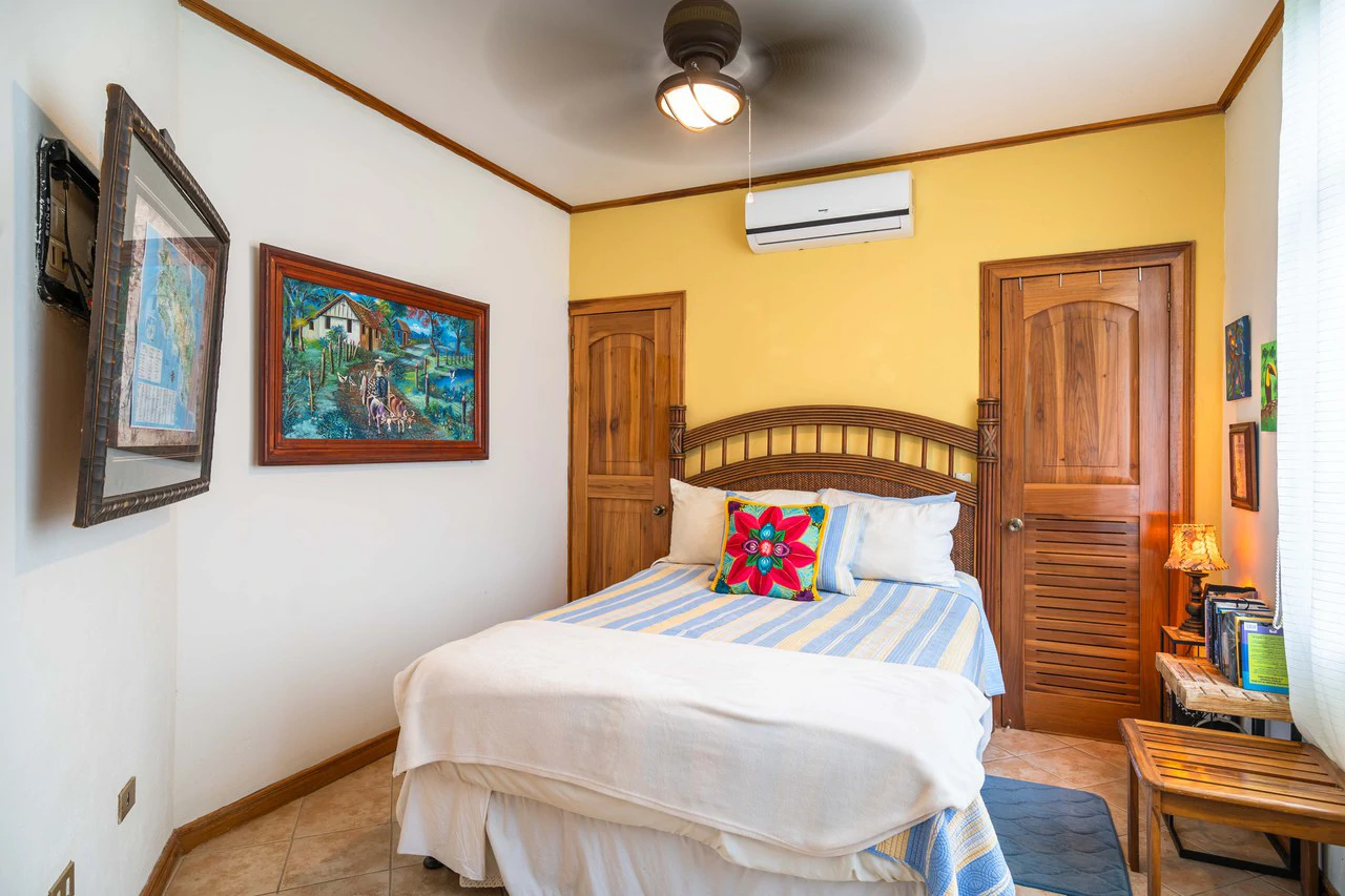 Stunning Tropical Home in Gated community with Hundreds of fruit trees: Mountain House For Sale in Naranjito - Gallery image 23