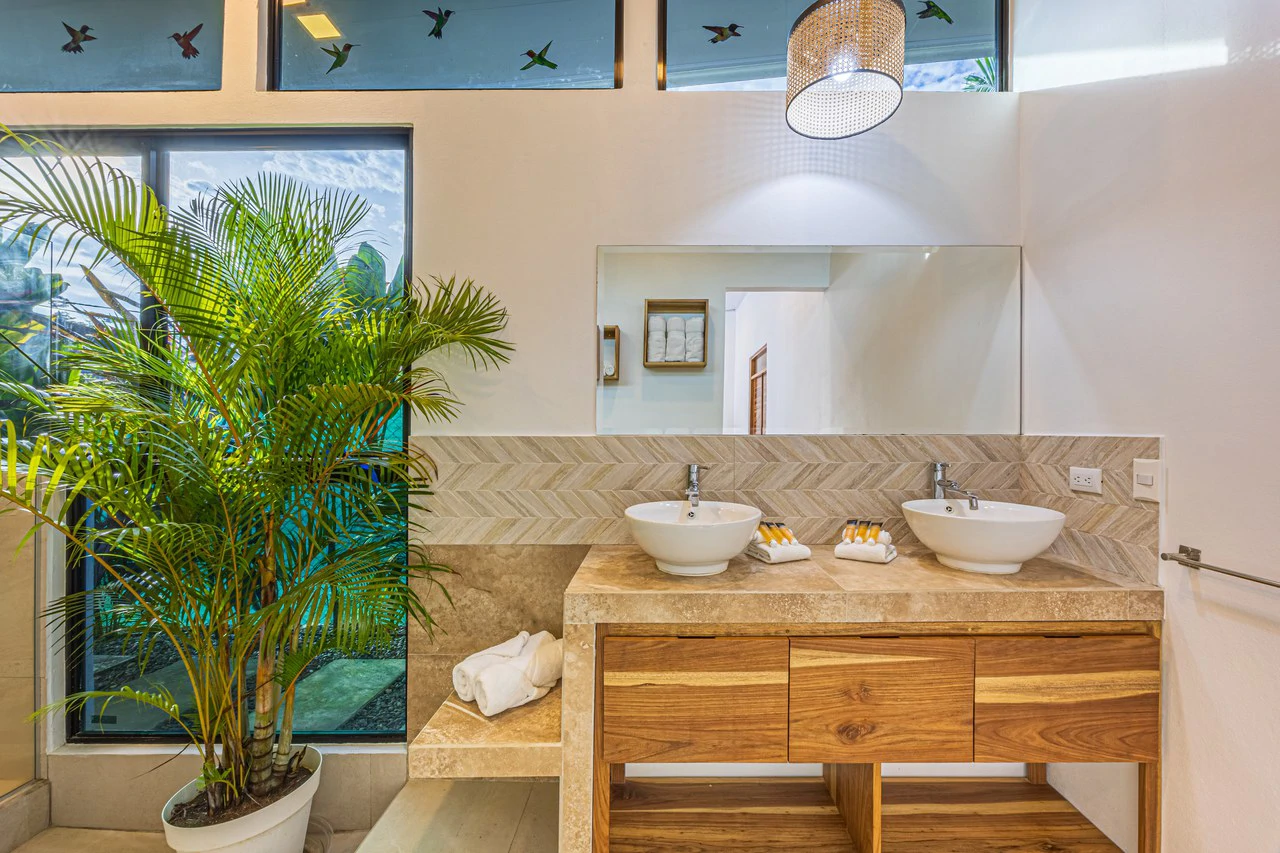 Elegant Tropical Home | 5 Minutes from Marino National Park: Near the Coast House For Sale in Bahía Ballena - Gallery image 37