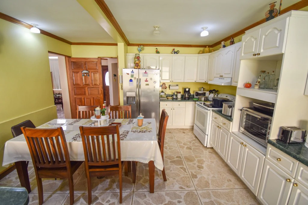 House For Sale in Trejos Montealegre - Gallery image 43