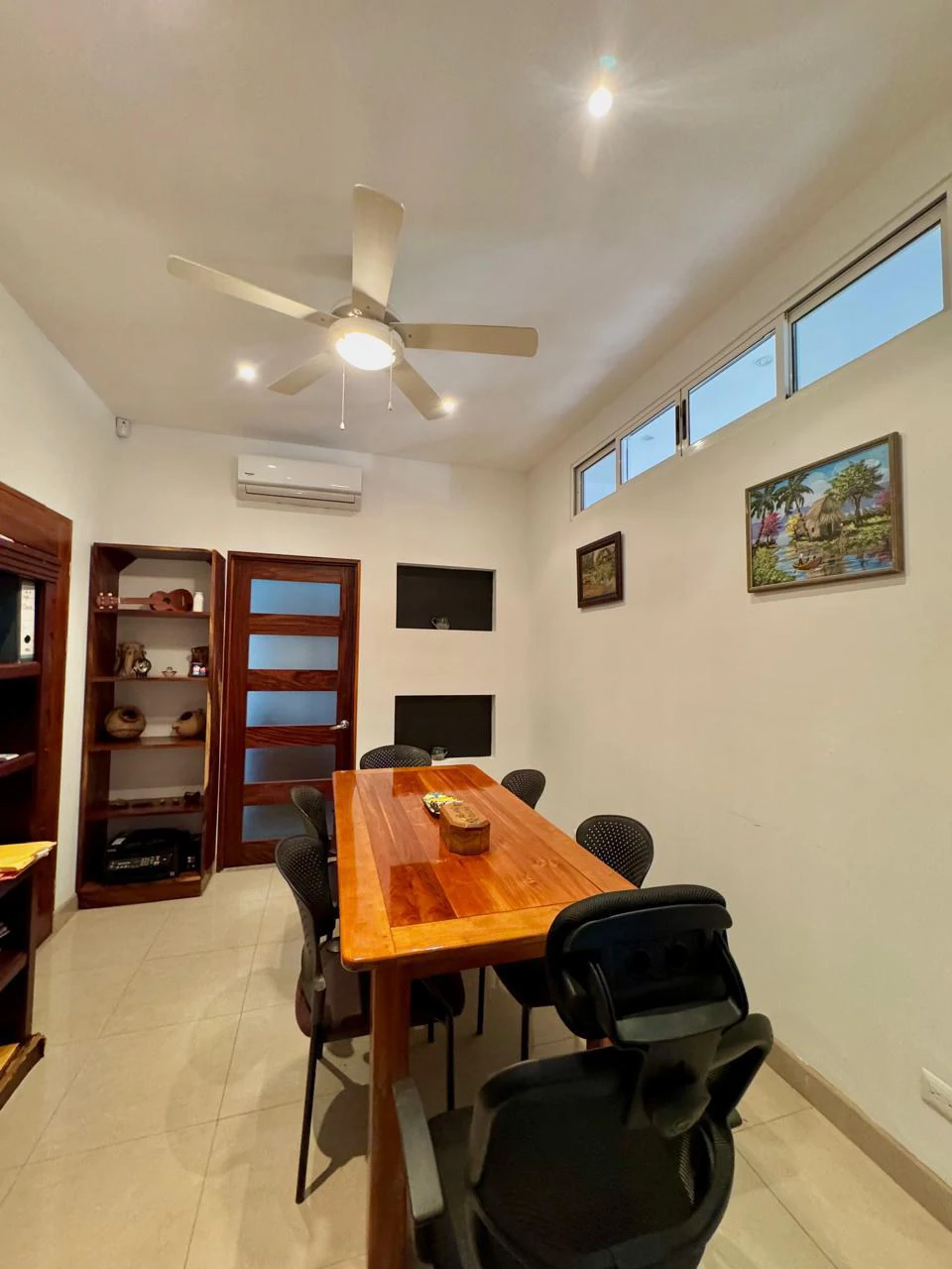 1.42 ACRES – 4 Bedrooms 2 Story Ocean-View Home With 2 Bedroom Guest House In Premium Beach Community, Walk to the Beach! - Gallery image 47