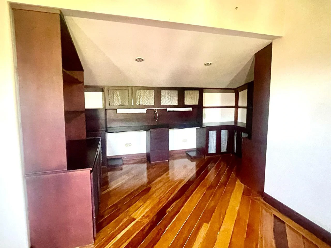 House for sale in gated community Escazu Costa Rica each room with private bathroom - Gallery image 13