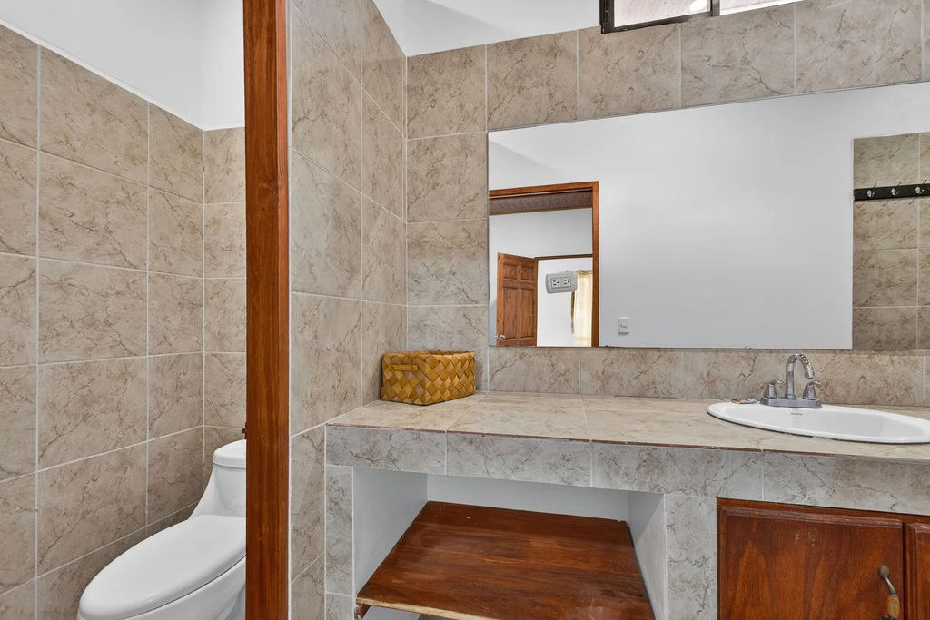 Villa Los Monos: High-Income 9-Unit Rental Property Near Playa Grande - Gallery image 34