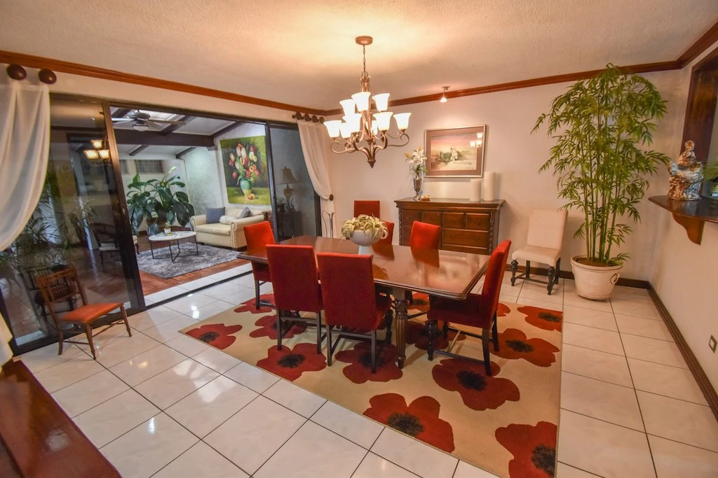 House For Sale in San Antonio - Gallery image 6