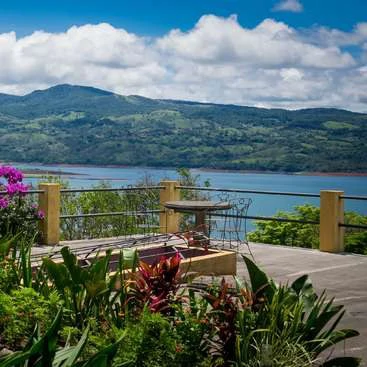 Lake Arenal Hotel & Resort: Well established Hotel overlooking Lake Arenal - Gallery image 2