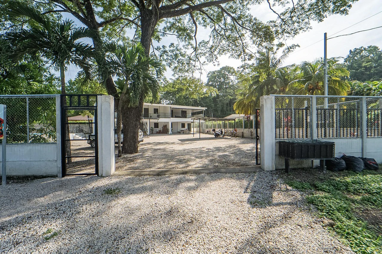 Cantarana Studios: Multiunit Property with tons of Potential - photo 27