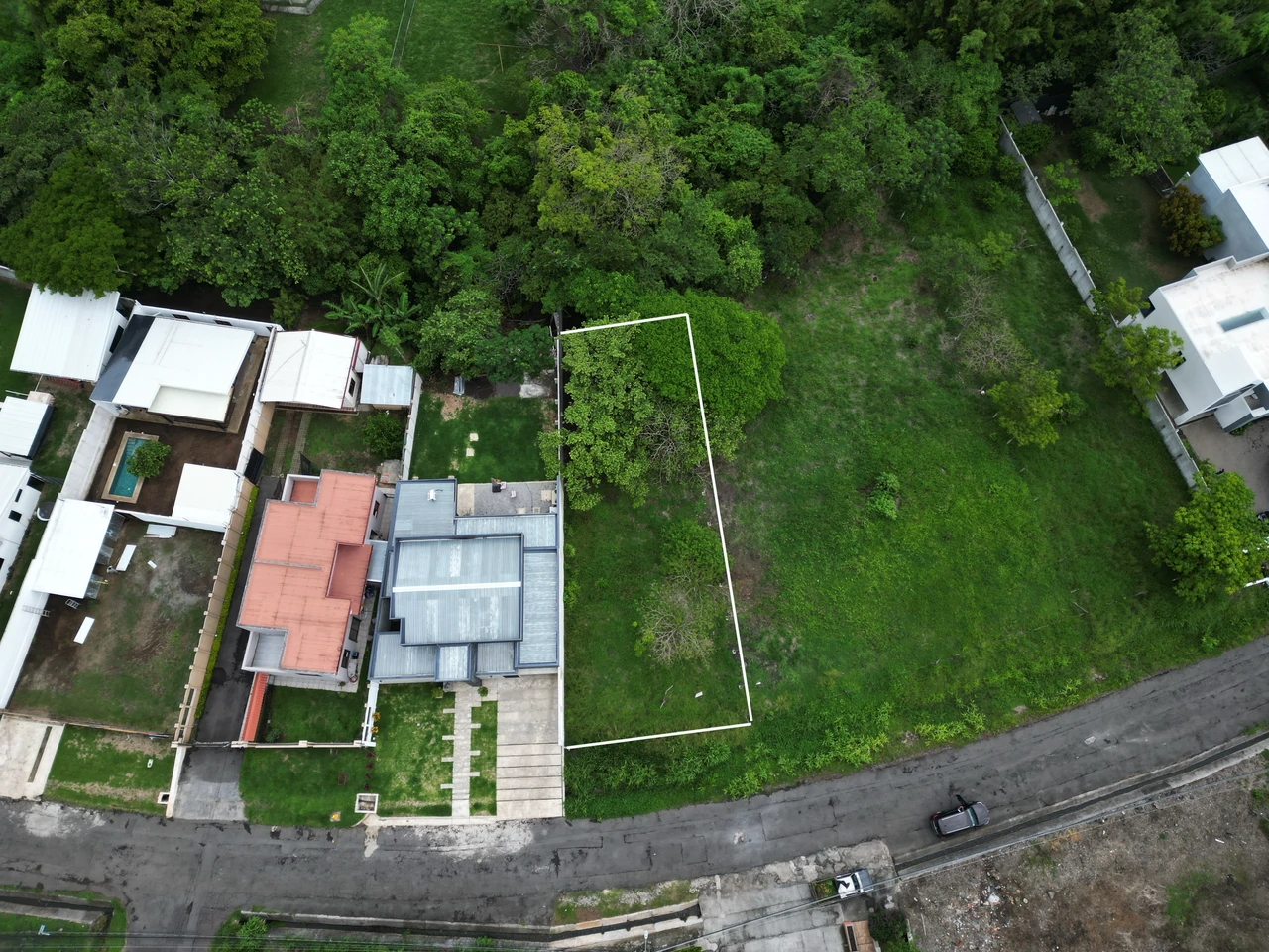 Building site La Caraña: Prime Residential Opportunity: Exclusive 650 m² Land for Sale in Santa Ana