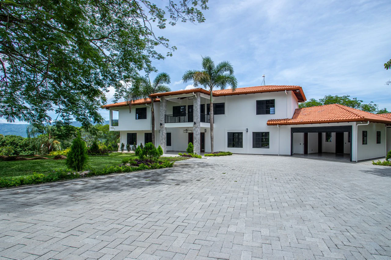 Modern Home for Sale in Atenas, Costa Rica - Gallery image 6