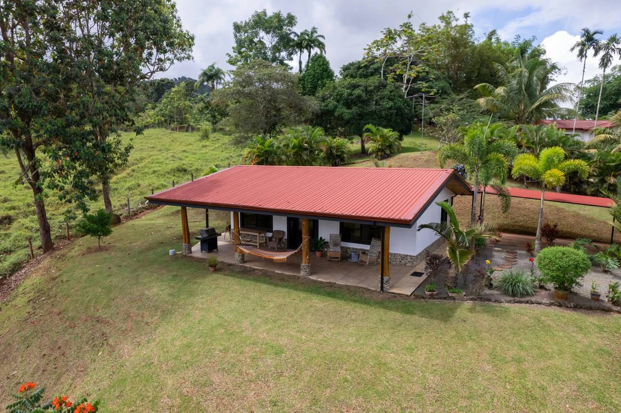 5 Bedroom Mountain Retreat Minutes from the Beach Platanillo Costa Rica - Gallery image 50