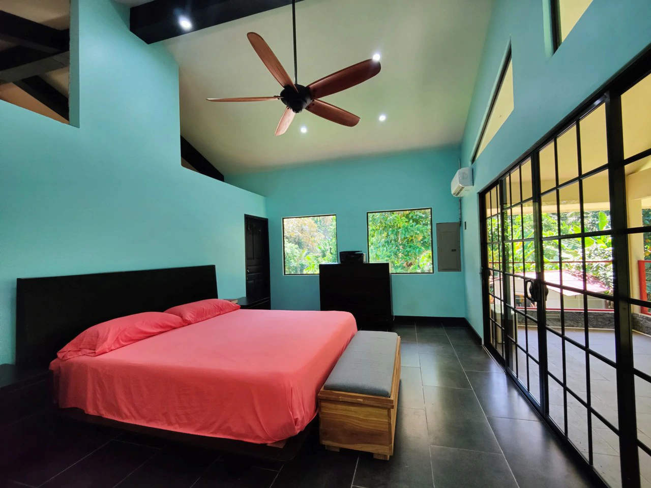 Penshurt Riverside Oasis: Stunning Riverside Property with 2-Bedroom Home and Additional Apartment - Gallery image 36